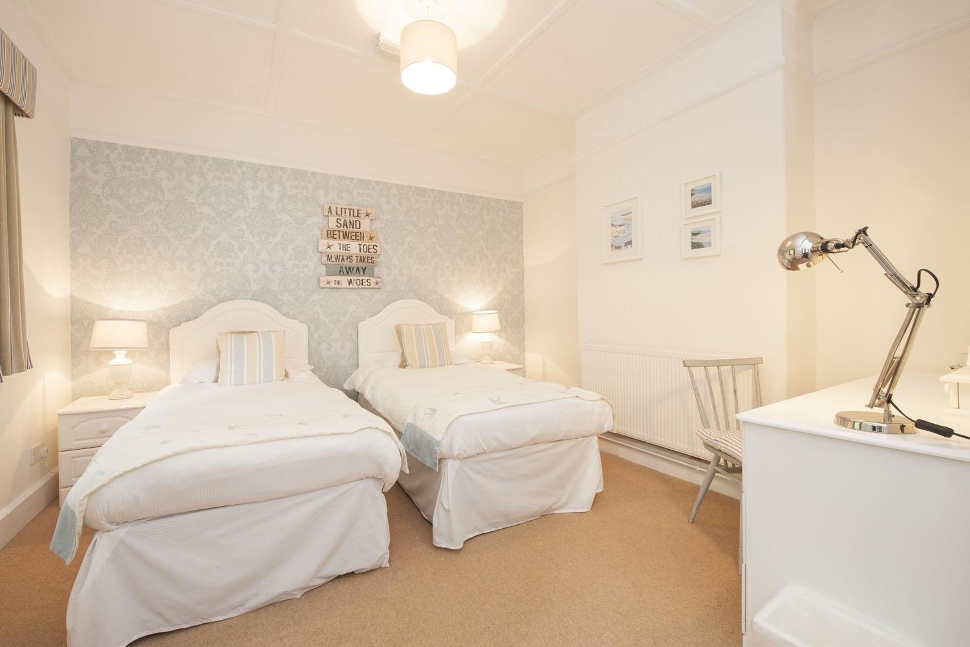 Bed and Breakfast The Fishbourne Fishbourne  Zimmer foto